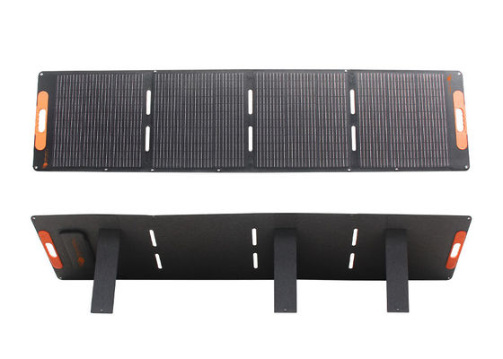 কার্যকরী ক্যাম্পিং চার্জিংয়ের জন্য ইটিএফই কোটিং এবং ৬০০ডি পিভিসি সহ IP65 জলরোধী ২০০W পোর্টেবল ভাঁজযোগ্য সোলার প্যানেল